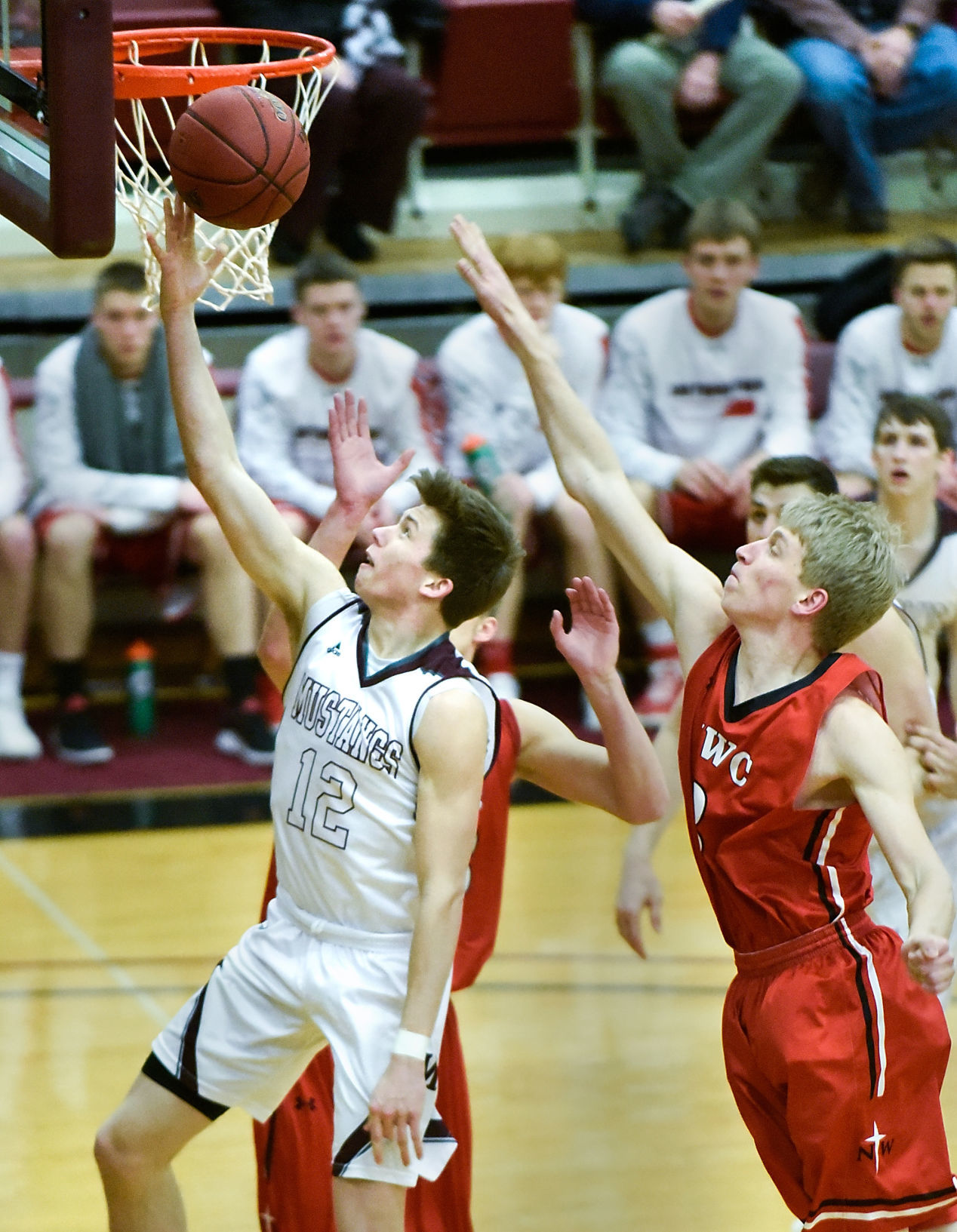 Basketball Northwestern at Morningside